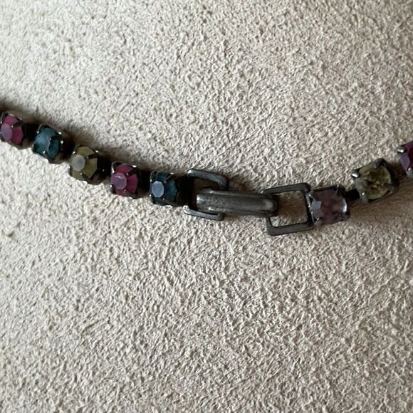 Rare Vintage Multi Colored Pastel Rainbow Crystal V Necklace! - Picture 5 of 10